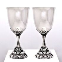 обзорное фото Набор из двух серебряных бокалов, 100 мл с ажурной ножкой в восточном стиле 038184  Наборы столового серебра