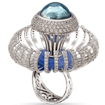 обзорное фото Эксклюзивное кольцо в белом золоте с голубым топазом, агатом и фианитами Атлантида 033301  Золотые кольца с топазом