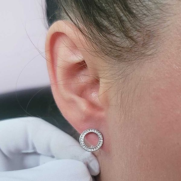 Серьги - пусеты в серебре Круг с белыми фианитами 039637 039637 фото