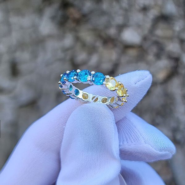 Серебряное кольцо-дорожка с жёлтыми фианитами 037416 037416 фото