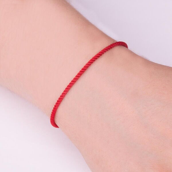 Кабала червона нитка з золотою застібкою 035350 детальне зображення ювелірного виробу Кабала червона нитка з золотою застібкою 035350 детальне зображення ювелірного виробу