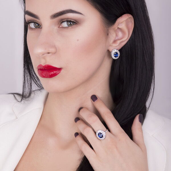 Золотое кольцо с сапфиром