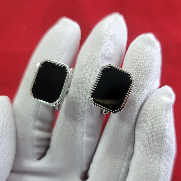 Стильні срібні запонки з емаллю 027792 детальне зображення ювелірного виробу Стильні срібні запонки з емаллю 027792 детальне зображення ювелірного виробу