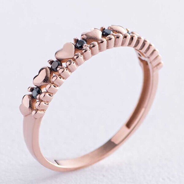 Золотое кольцо Сердца с черными фианитами 038675 детальное изображение ювелирного изделия Золотые кольца с фианитом Золотое кольцо Сердца с черными фианитами 038675 детальное изображение ювелирного изделия Золотые кольца с фианитом