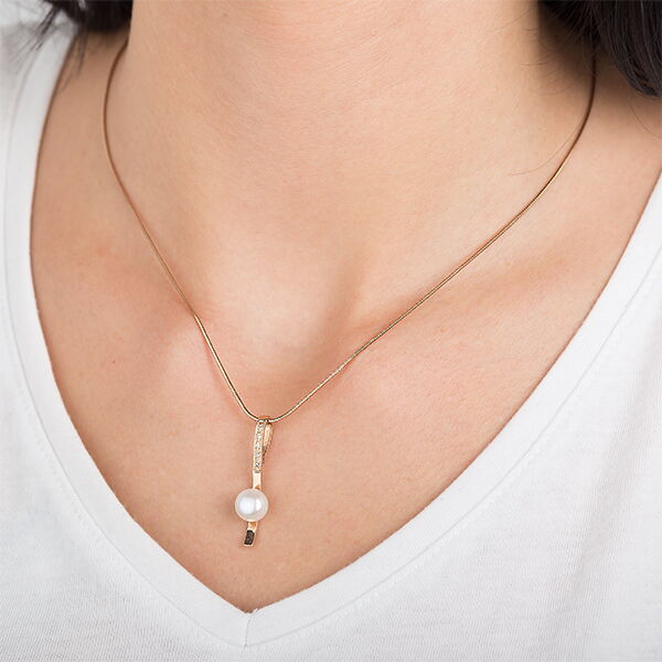 Золотой подвес с жемчугом  Золотой подвес с жемчугом