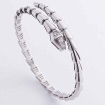 обзорное фото Жесткий браслет в белом золоте Змея с фианитами 039056 Золотые браслеты с цирконием (фианитами) обзорное фото Жесткий браслет в белом золоте Змея с фианитами 039056  Золотые браслеты с цирконием (фианитами)