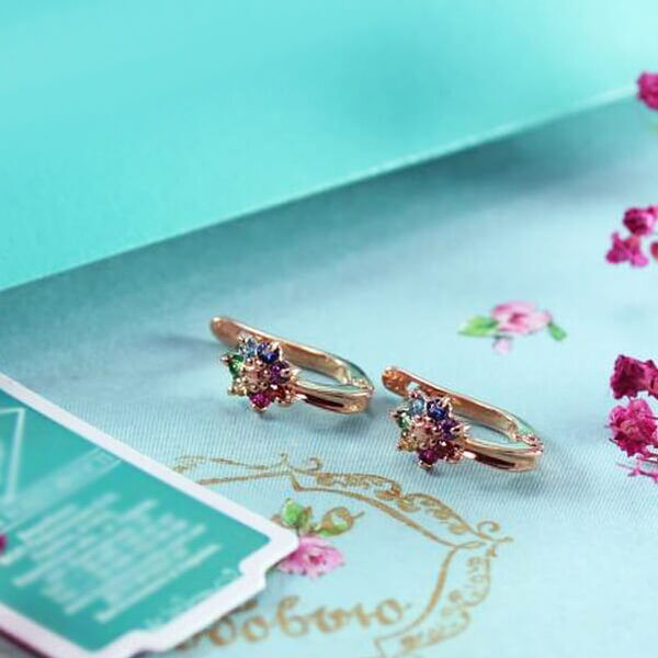 Золотые детские серьги с фианитами 025700 Золотые детские серьги с фианитами 025700