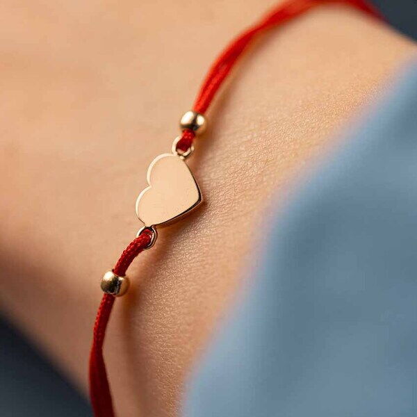 Браслет з червоного шовку та золотим сердечком 038730 детальне зображення ювелірного виробу Браслет з червоного шовку та золотим сердечком 038730 детальне зображення ювелірного виробу