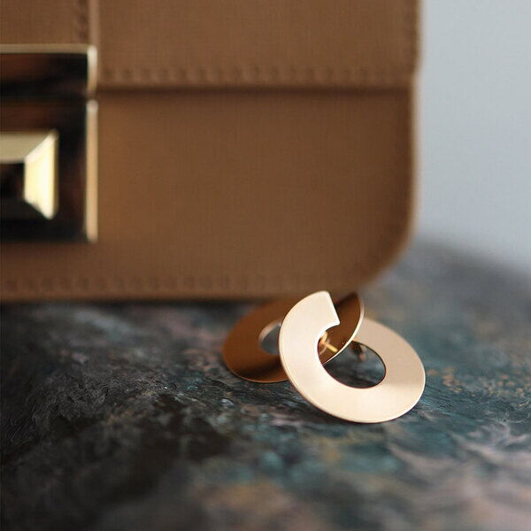 сережки розірване коло сережки розірване коло