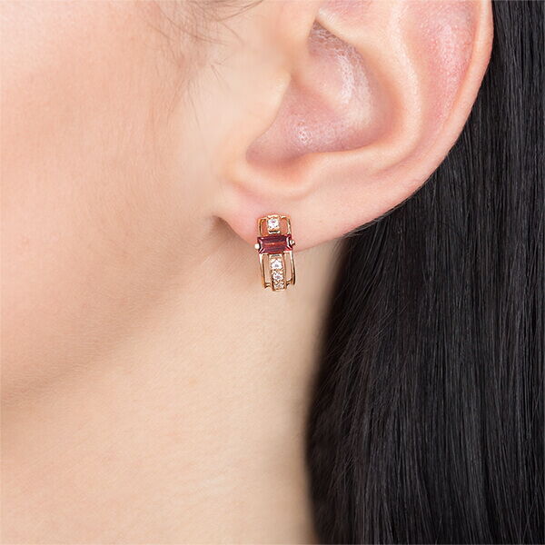 Золотые серьги с гранатом  Золотые серьги с гранатом