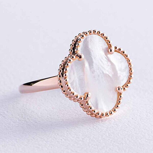 Кольцо Клевер в красном золоте с перламутром в красном золоте 038654 детальное изображение ювелирного изделия Золотые кольца с перламутром Кольцо Клевер в красном золоте с перламутром в красном золоте 038654 детальное изображение ювелирного изделия Золотые кольца с перламутром