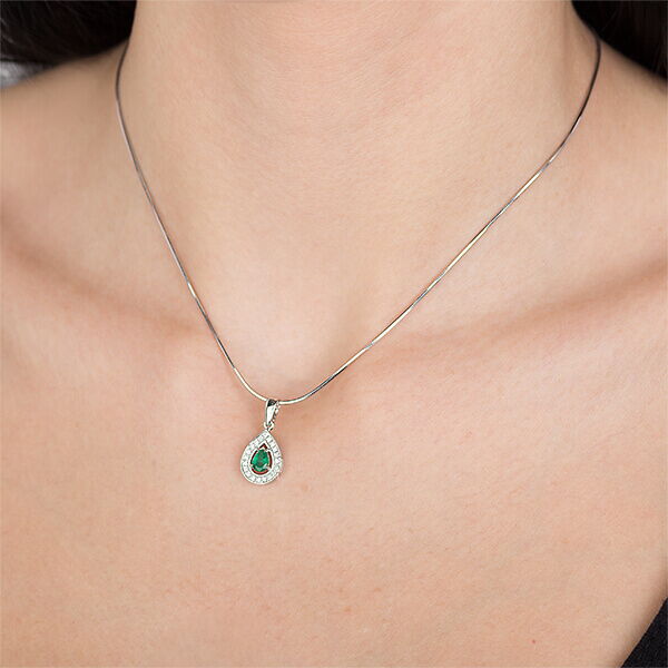 Золотой подвес с изумрудом Золотой подвес с изумрудом