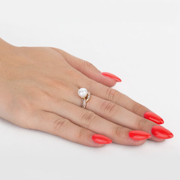 Золотое кольцо с жемчугом 