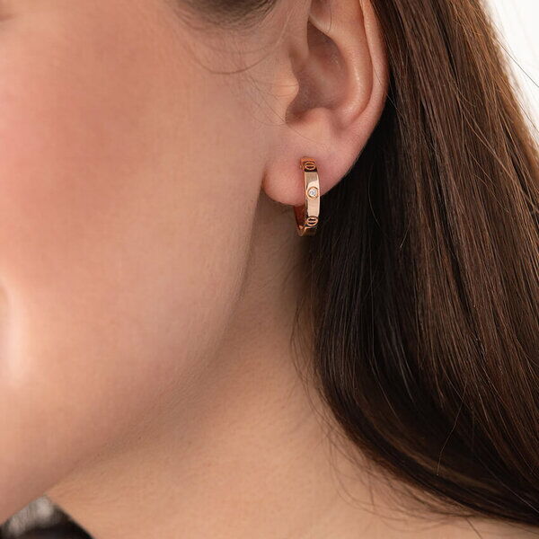 Золотые серьги - кольца "Love" с фианитами 585 пробы 037718 детальное изображение ювелирного изделия Золотые серьги с фианитом Золотые серьги - кольца "Love" с фианитами 585 пробы 037718 детальное изображение ювелирного изделия Золотые серьги с фианитом