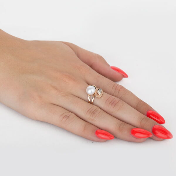 Золотое кольцо с жемчугом  Золотое кольцо с жемчугом