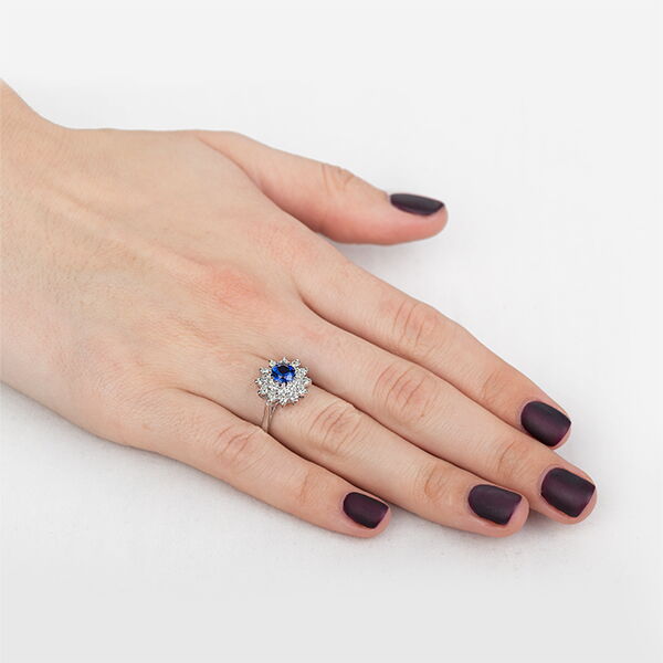 Золотое кольцо с сапфиром Золотое кольцо с сапфиром