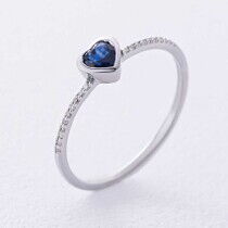 обзорное фото Кольцо из белого золота с сапфиром и бриллиантами Сердце 038695  Золотые кольца с сапфиром