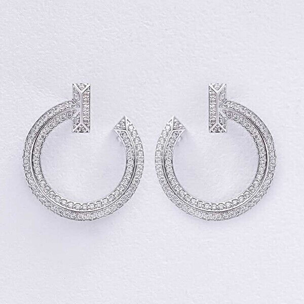 Стильные золотые серьги-пусеты с фианитами 038392 детальное изображение ювелирного изделия Золотые серьги с фианитом Стильные золотые серьги-пусеты с фианитами 038392 детальное изображение ювелирного изделия Золотые серьги с фианитом