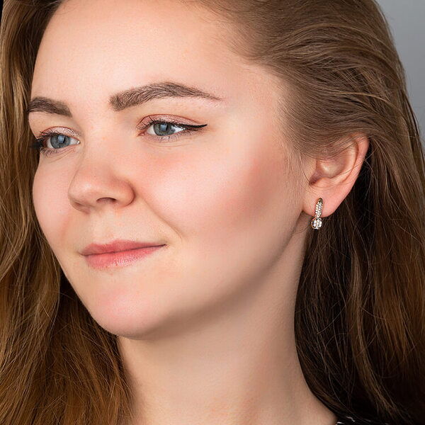 золотые серьги с россыпью камней фото золотые серьги с россыпью камней фото