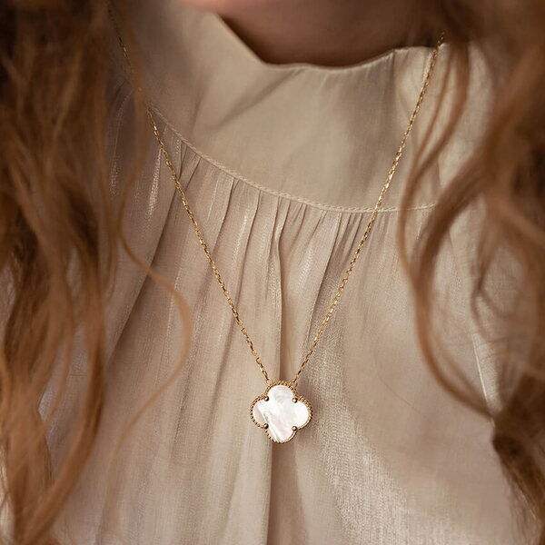 Кольє з клевером у жовтому (лимонному) золоті 585 проби 037951 детальне зображення ювелірного виробу Кольє з клевером у жовтому (лимонному) золоті 585 проби 037951 детальне зображення ювелірного виробу