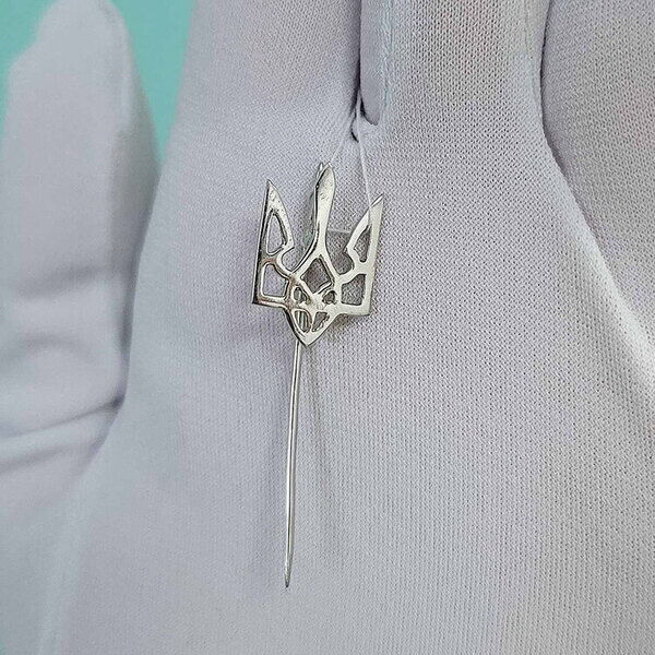 Серебряный Герб Украины на иголке 037201 детальное изображение ювелирного изделия Серебряная Украинская символика Серебряный Герб Украины на иголке 037201 детальное изображение ювелирного изделия Серебряная Украинская символика
