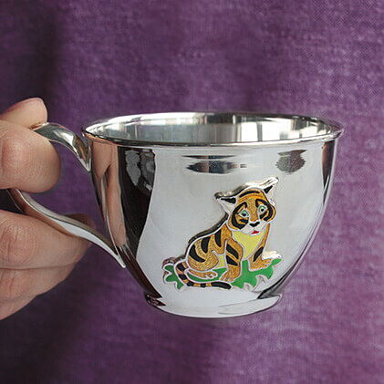 серебряная чашка тигренок с эмалью серебряная чашка тигренок с эмалью