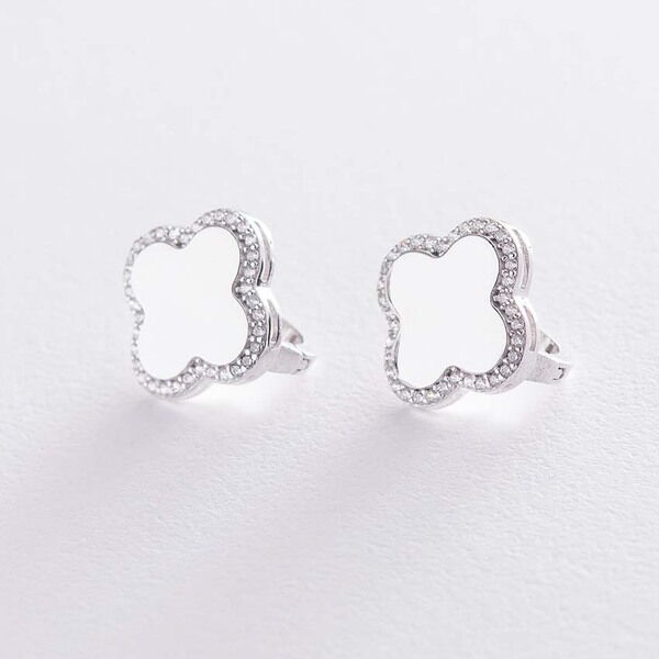 Золотые глянцевые серьги Клевер с фианитами 038415 детальное изображение ювелирного изделия Золотые серьги с фианитом Золотые глянцевые серьги Клевер с фианитами 038415 детальное изображение ювелирного изделия Золотые серьги с фианитом