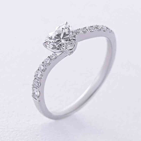 Кольцо с бриллиантом в белом золоте Сердце 038691  детальное изображение ювелирного изделия Золотые кольца с бриллиантами Кольцо с бриллиантом в белом золоте Сердце 038691  детальное изображение ювелирного изделия Золотые кольца с бриллиантами