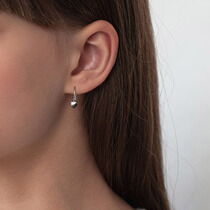 обзорное фото Золотые серьги в белом золоте сердечки без вставок детские 037539 Серьги без камней обзорное фото Золотые серьги в белом золоте сердечки без вставок детские 037539  Серьги без камней