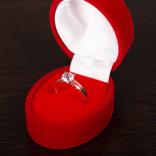 ювелирное кольцо с камнем фото ювелирное кольцо с камнем фото