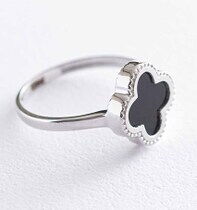 обзорное фото Кольцо Клевер в белом золоте с ониксом 038644 Кольца с ониксом обзорное фото Кольцо Клевер в белом золоте с ониксом 038644  Кольца с ониксом