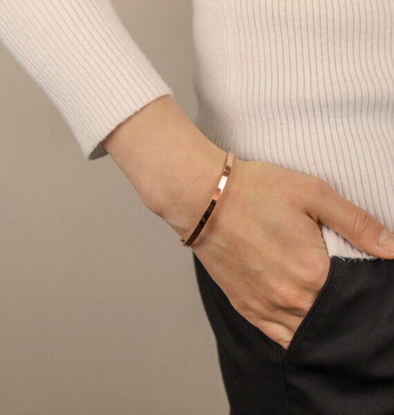 золотой браслет на руку