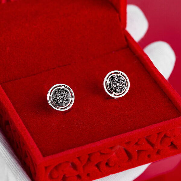 серьги пусеты с черными бриллиантами в белом золоте серьги пусеты с черными бриллиантами в белом золоте