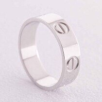 обзорное фото Кольцо Лав в белом золоте 038653 Золотые кольца без вставок обзорное фото Кольцо Лав в белом золоте 038653  Золотые кольца без вставок