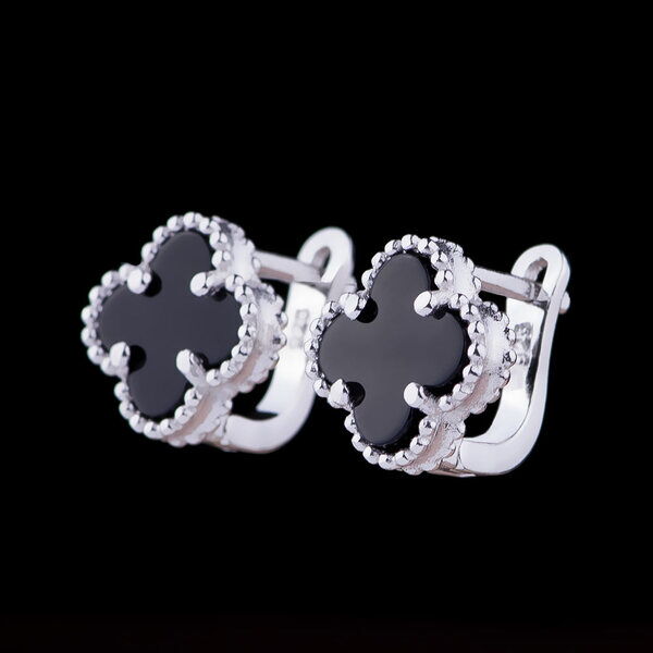 Серебряные серьги с ониксом на английском замке 027139 детальное изображение ювелирного изделия Серебряные серьги с камнями Серебряные серьги с ониксом на английском замке 027139 детальное изображение ювелирного изделия Серебряные серьги с камнями