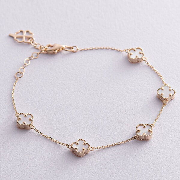 Золотой браслет в желтом(лимонном) золоте якорного плетения с подвесками клевер с перламутром 038110 детальное изображение ювелирного изделия Женские золотые браслеты Золотой браслет в желтом(лимонном) золоте якорного плетения с подвесками клевер с перламутром 038110 детальное изображение ювелирного изделия Женские золотые браслеты