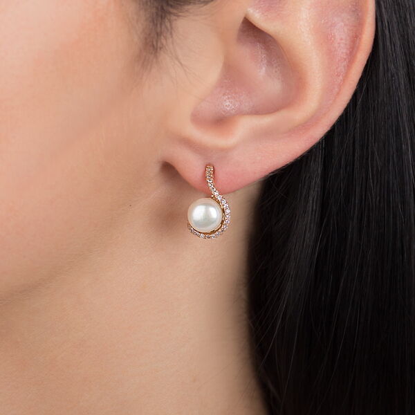 Золотые серьги с жемчугом  Золотые серьги с жемчугом