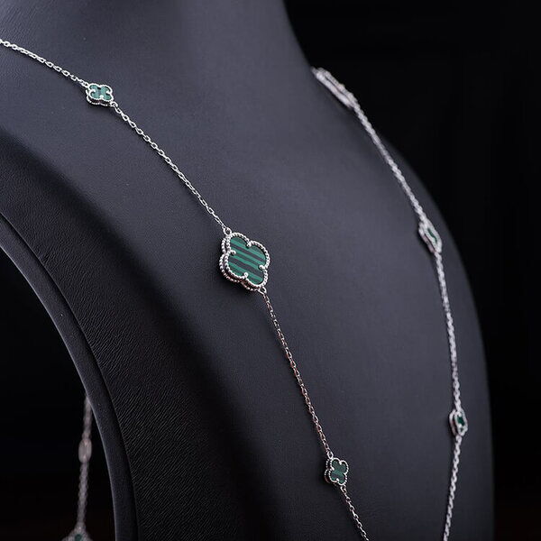 серебряное колье с клевером серебряное колье с клевером