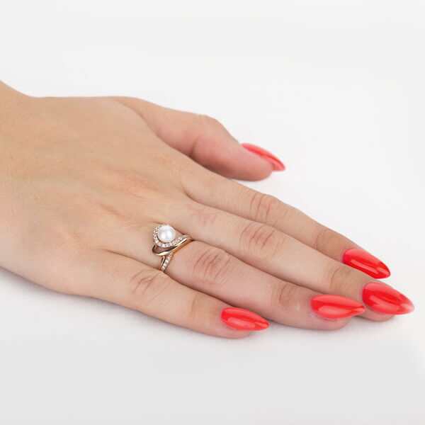 Золотое кольцо с жемчугом  Золотое кольцо с жемчугом