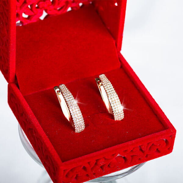 серьги с фианитовой усыпкой фото серьги с фианитовой усыпкой фото