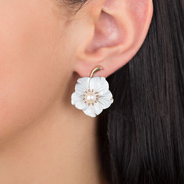 Золотые серьги с жемчугом Золотые серьги с жемчугом