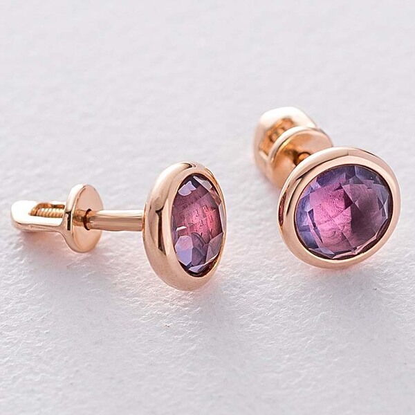 Золотые серьги - пусеты с фиолетовым аметистом 039332 детальное изображение ювелирного изделия Золотые серьги с аметистом Золотые серьги - пусеты с фиолетовым аметистом 039332 детальное изображение ювелирного изделия Золотые серьги с аметистом