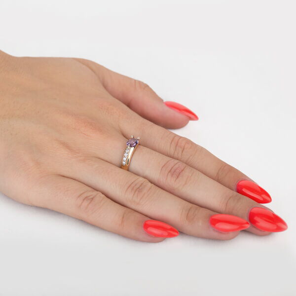 Золотое кольцо с аметистом Золотое кольцо с аметистом