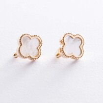 обзорное фото Нежные золотые серьги с перламутром Клевер 038403 Золотые серьги с перламутром обзорное фото Нежные золотые серьги с перламутром Клевер 038403  Золотые серьги с перламутром