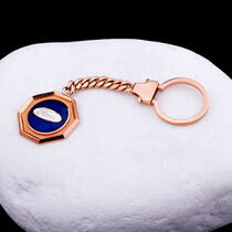 обзорное фото Золотой брелок Ford с эмалью 033008 Брелок из золота обзорное фото Золотой брелок Ford с эмалью 033008  Брелок из золота