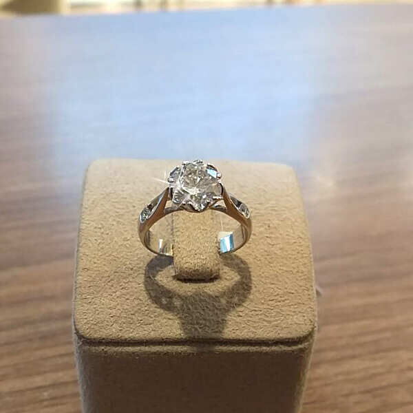 кольцо с большим бриллиантом кольцо с большим бриллиантом