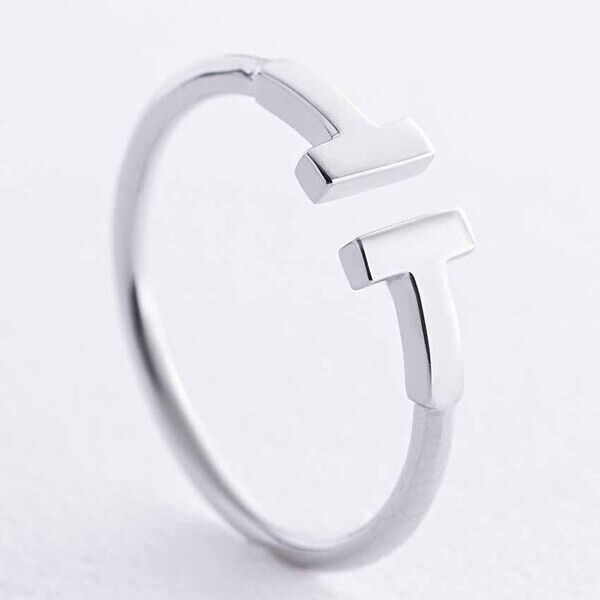 Кольцо Tina в белом золоте 038633 детальное изображение ювелирного изделия Золотые кольца без вставок Кольцо Tina в белом золоте 038633 детальное изображение ювелирного изделия Золотые кольца без вставок