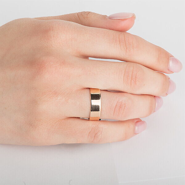 золотое обручальное кольцо золотое обручальное кольцо