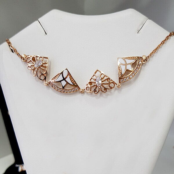 Золоте кольє трансформер на магнітах з емаллю і фіанітами 031647 детальне зображення ювелірного виробу Золоте кольє трансформер на магнітах з емаллю і фіанітами 031647 детальне зображення ювелірного виробу