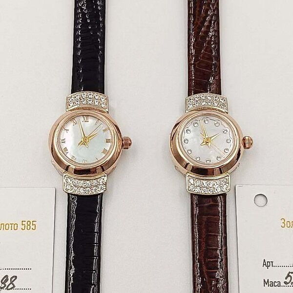 Ніжний та витончений жіночий золотий годинник з фіанітами та шкіряним ремінцем 039961 детальне зображення ювелірного виробу Ніжний та витончений жіночий золотий годинник з фіанітами та шкіряним ремінцем 039961 детальне зображення ювелірного виробу